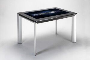 Samsung SUR40 product web 300x200 Dai Film alla Vita Quotidiana: Ecco Microsoft Surface 2.0
