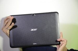 acer iconia tab a700 dietro 300x198 Acer Iconia Tab A700 presentato ufficialmente al CES 2012