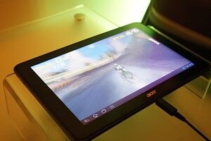 acer iconia tab a700 frontale 300x200 Acer Iconia Tab A700 presentato ufficialmente al CES 2012