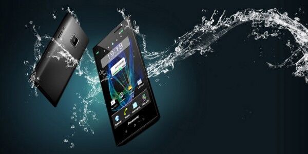 [VIDEO] Panasonic lancia ELUGA, lo smartphone subacqueo che sfida i grandi